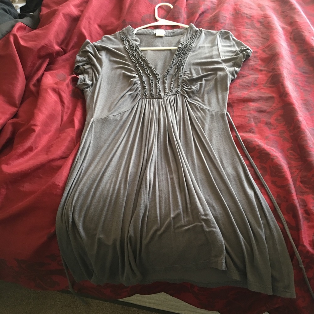 Grey top
